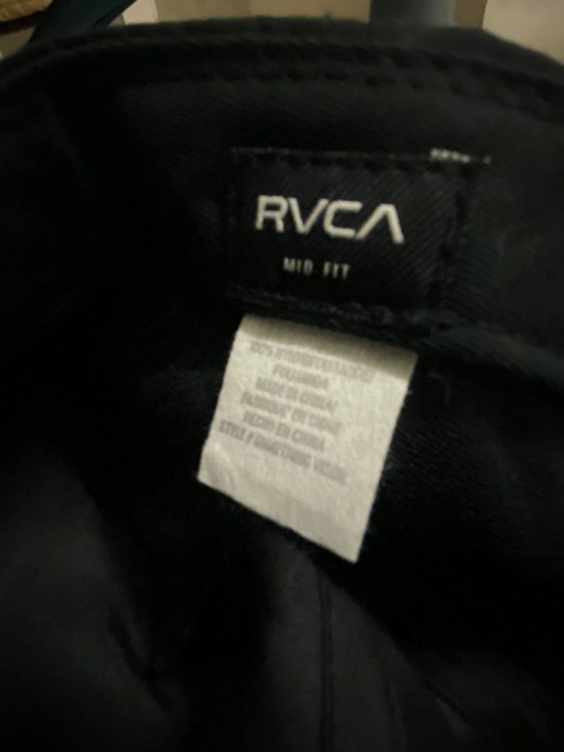 RVCA Tiger Patch Cap (Category: Cap & Hats) located in Johor Bahru. Submitted by darksellers (Listing ID 1421087487, Image 3). Description: - RVCA cap with tiger patch - Mid-fit design - Adjustable strap - Made in China - Like new - RM100 - COD JB Tebrau .