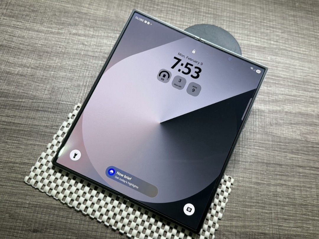 Samsung Galaxy Z Fold 6 | Silver Shadow (Category: Samsung) located in Valenzuela. Submitted by rikamp1orr (Listing ID 1420997763, Image 2). Description: SALE/SWAP to lower units (+Add cash) Preferably foldable also or iPhone/iOS. Samsung Galaxy Z Fold 6 | Silver Shadow 12GB RAM / 256GB Storage NTC Approved, Dual Sim Openline with no sim restrictions ✨ Condition: Minimal to unnoticeable signs of usage. • No dead pixels • No lines, black dots • Bo