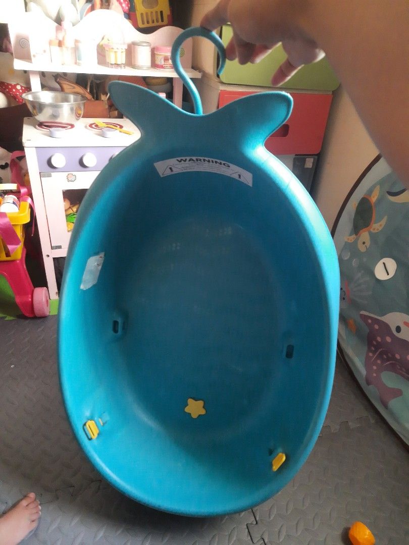 Skip hop moby Baby Bathtub (Category: Bathtub & Bath Accessories) located in Quezon City. Submitted by krmariam13 (Listing ID 1420952316, Image 2). Description: .