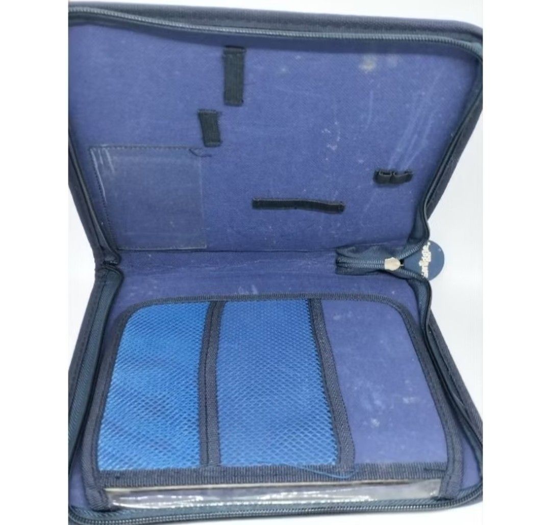 Smiggle Soccer Pencil Case (Category: Stationery & School Supplies) located in Baguio. Submitted by toys_of_yesteryear (Listing ID 1421105238, Image 3). Description: 📌loc. Baguio 📌Please note that this is a USED item and is being sold as-is. Kindly manage expectations accordingly 📌Actual photos posted, check all photos before buying. 📌Reasonable price posted, lowballers will be ignored / ridiculous offers auto declined. 📌No holds , No reserv