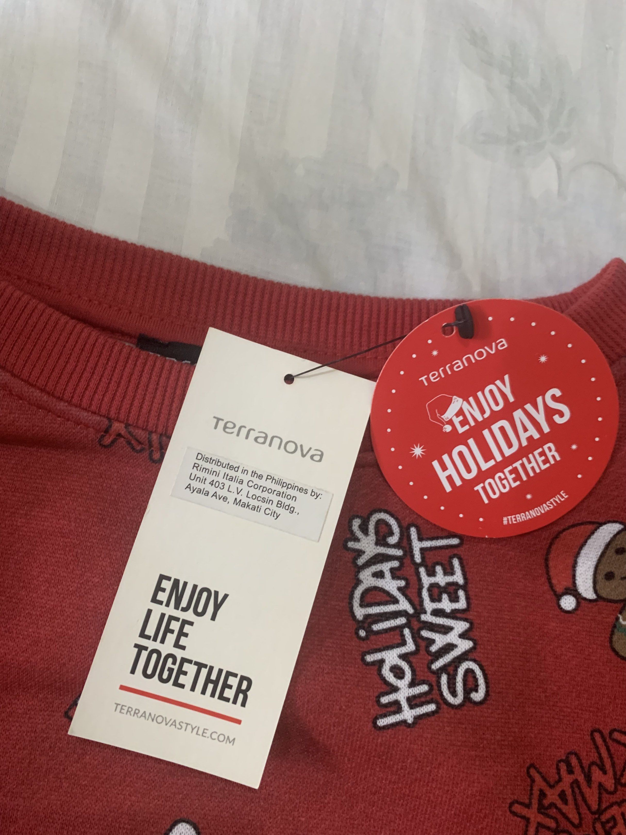 Terranova Christmas Sweatshirt - Size Small (Category: Longsleeves) located in Quezon City. Submitted by 02kdz (Listing ID 1421015339, Image 2). Description: - Terranova Christmas sweatshirt - Size: S - Color: Red - Neckline: Round - Sleeves: Long - Design: Festive Christmas theme with gingerbread men, snowmen, and candy canes - tag still intact, already half the price :).