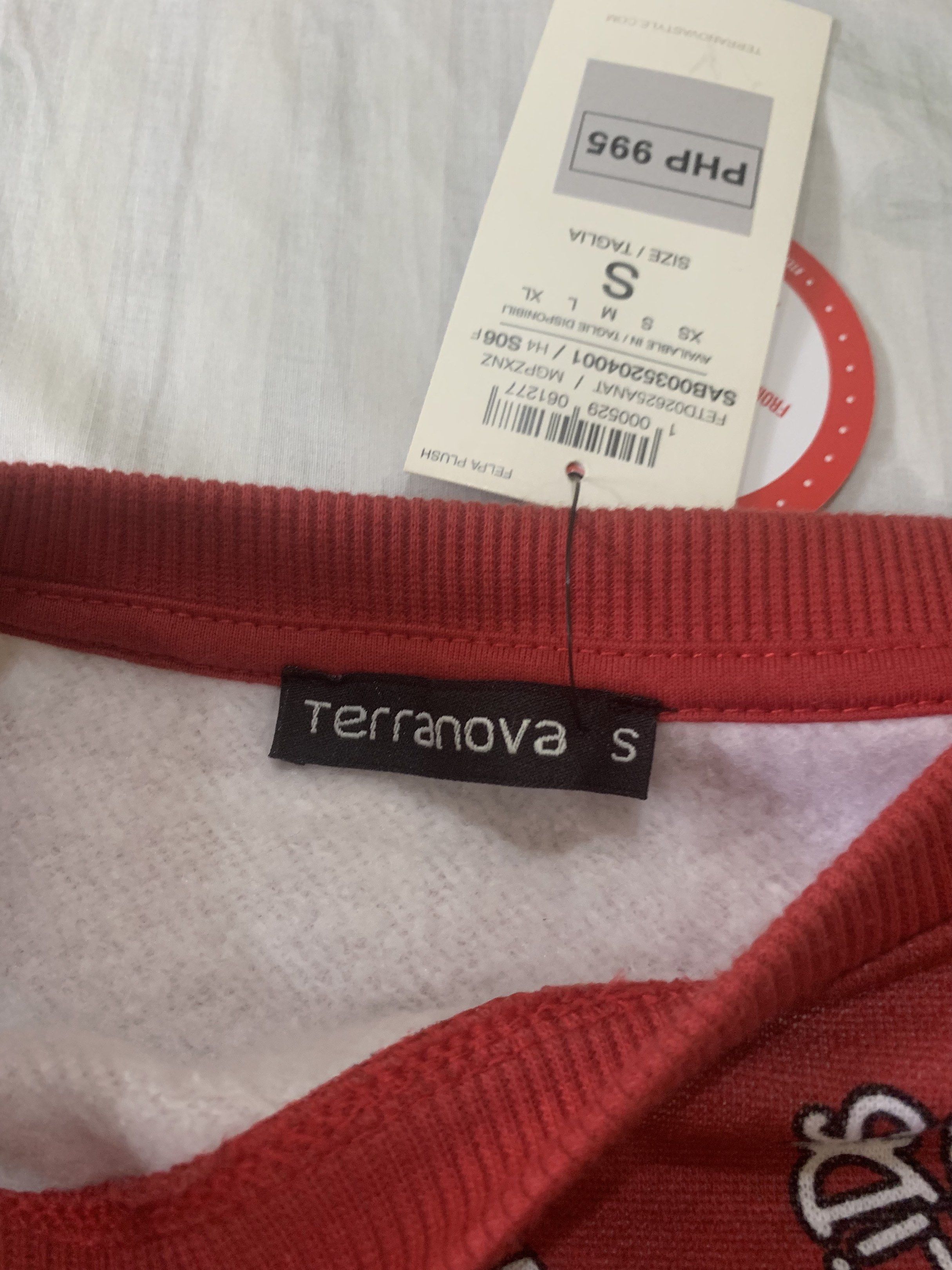 Terranova Christmas Sweatshirt - Size Small (Category: Longsleeves) located in Quezon City. Submitted by 02kdz (Listing ID 1421015339, Image 1). Description: - Terranova Christmas sweatshirt - Size: S - Color: Red - Neckline: Round - Sleeves: Long - Design: Festive Christmas theme with gingerbread men, snowmen, and candy canes - tag still intact, already half the price :).