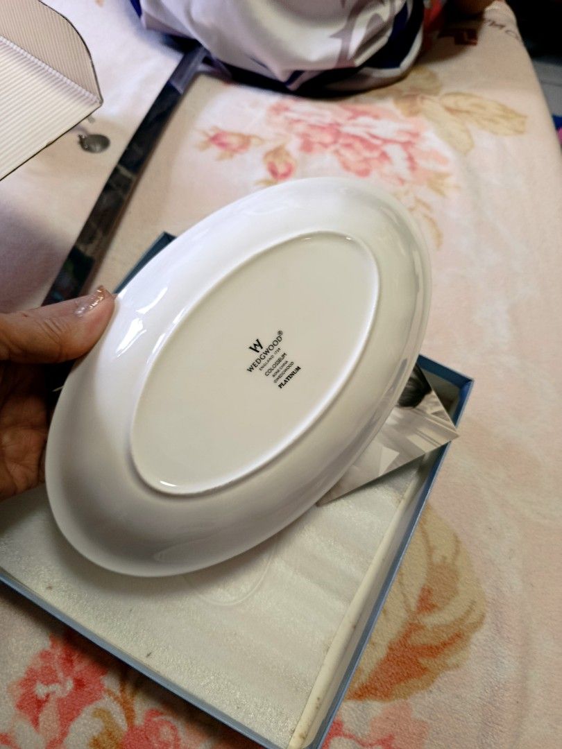 Wedgewood Oblong small plate (Category: Dinnerware & Cutlery) located in Quezon City. Submitted by kristal68 (Listing ID 1421041897, Image 3). Description: elegant high quality brand.