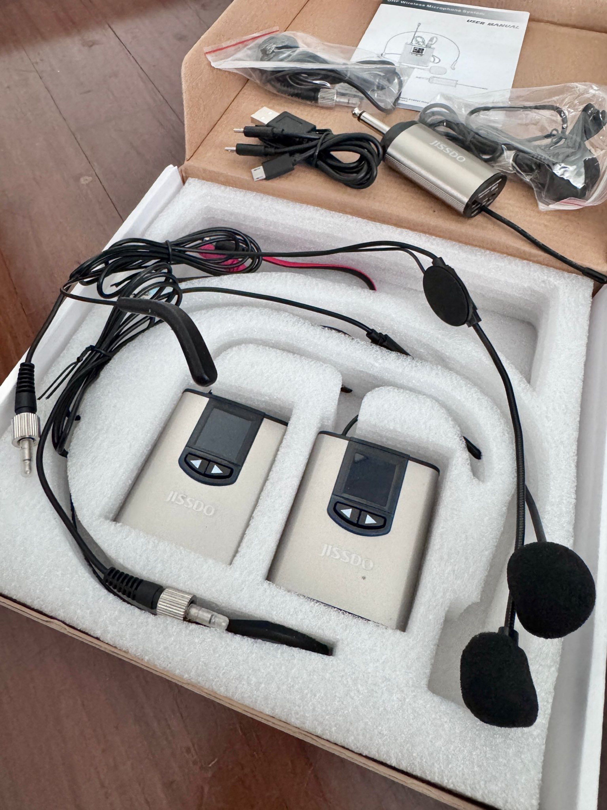Wireless headset microphone65561369781251112