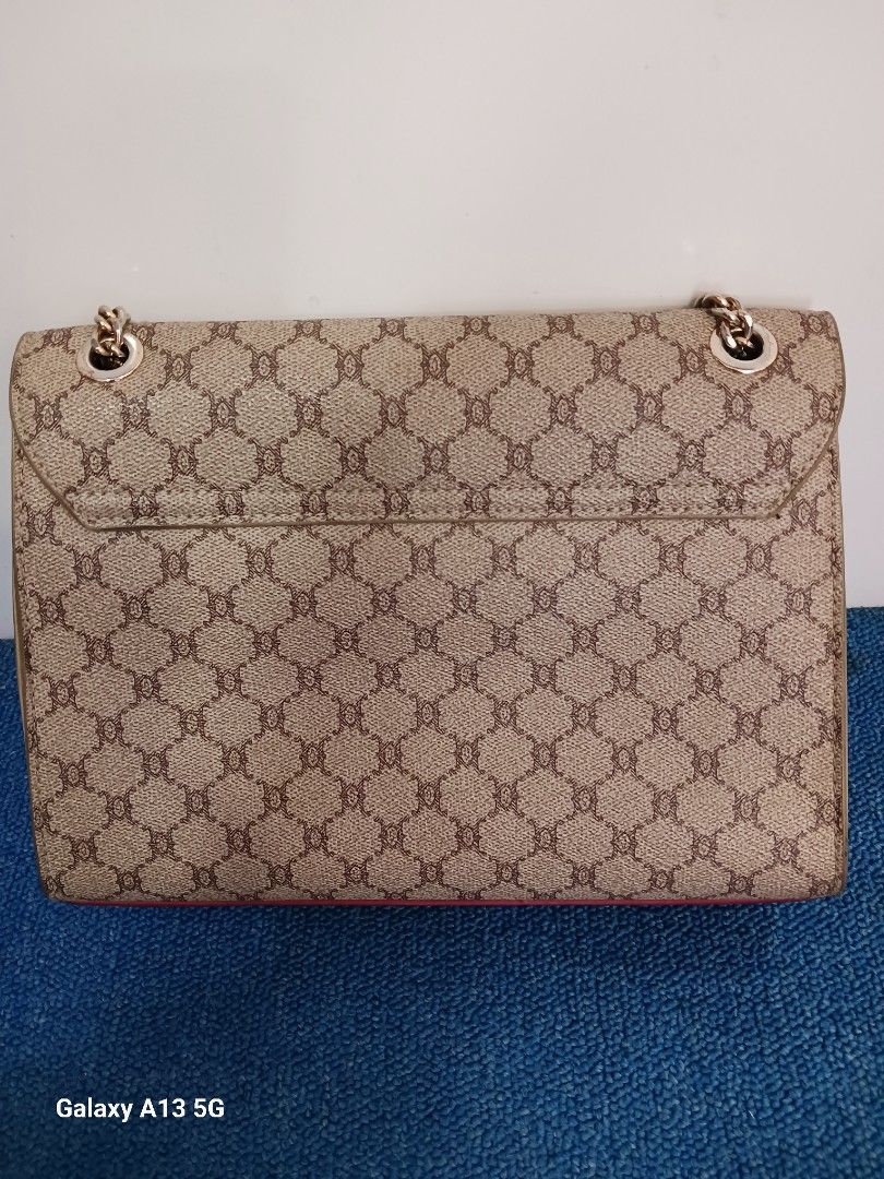Yearcon 2 way bag (Category: Shoulder Bags) located in Manila. Submitted by rtins (Listing ID 1420957082, Image 2). Description: .