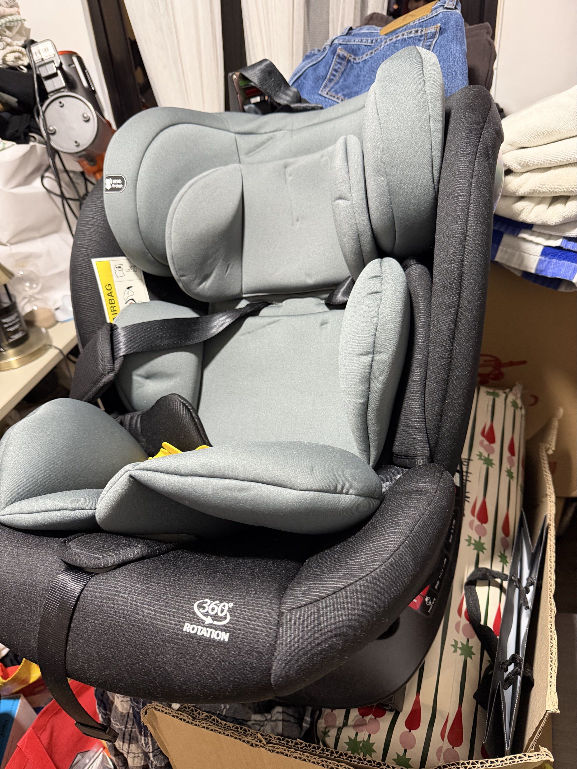 360 Rotation Car Seat (Category: Car Seats) located in Makati City. Submitted by marowebg (Listing ID 1421205671, Image 1). Description: - 360-degree rotating car seat - Side protection bumpers - Adjustable settings - Gray and black color.