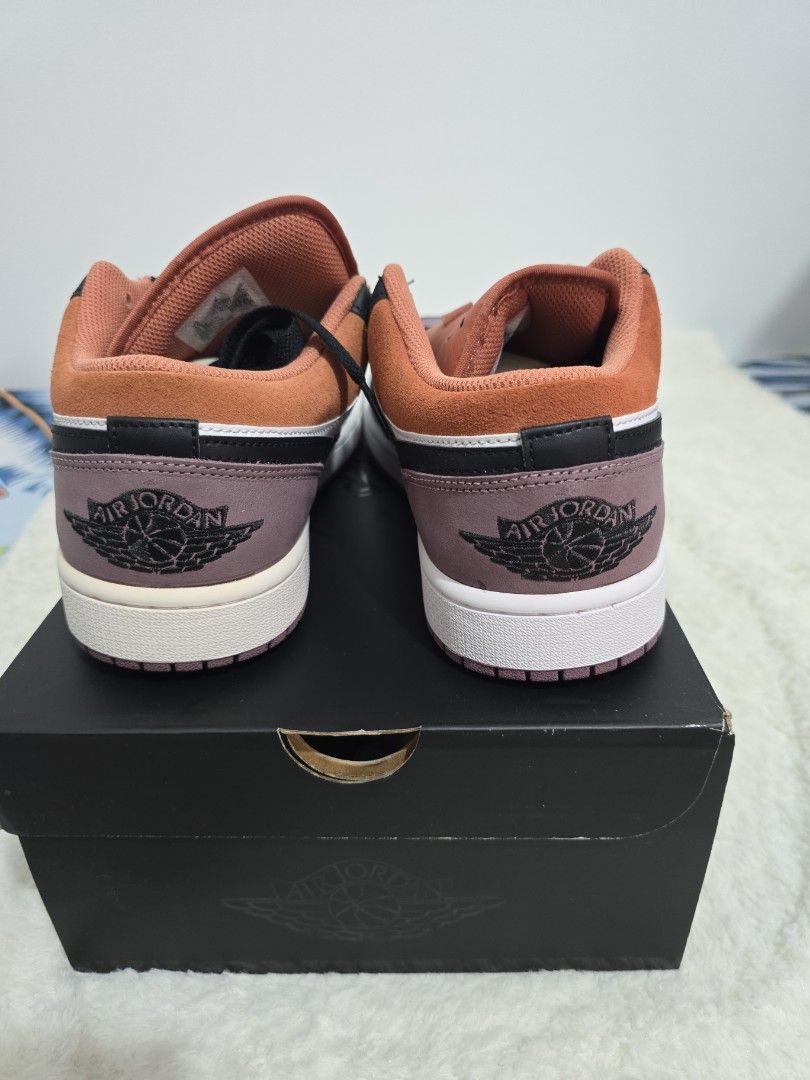 Air Jordan 1 Low SE (Category: Sneakers) located in Quezon City. Submitted by simonpeterang (Listing ID 1421122484, Image 3). Description: - Air Jordan 1 Low SE - Size 10 - Nike swoosh visible - Comes with original box Price: 3500 Php.