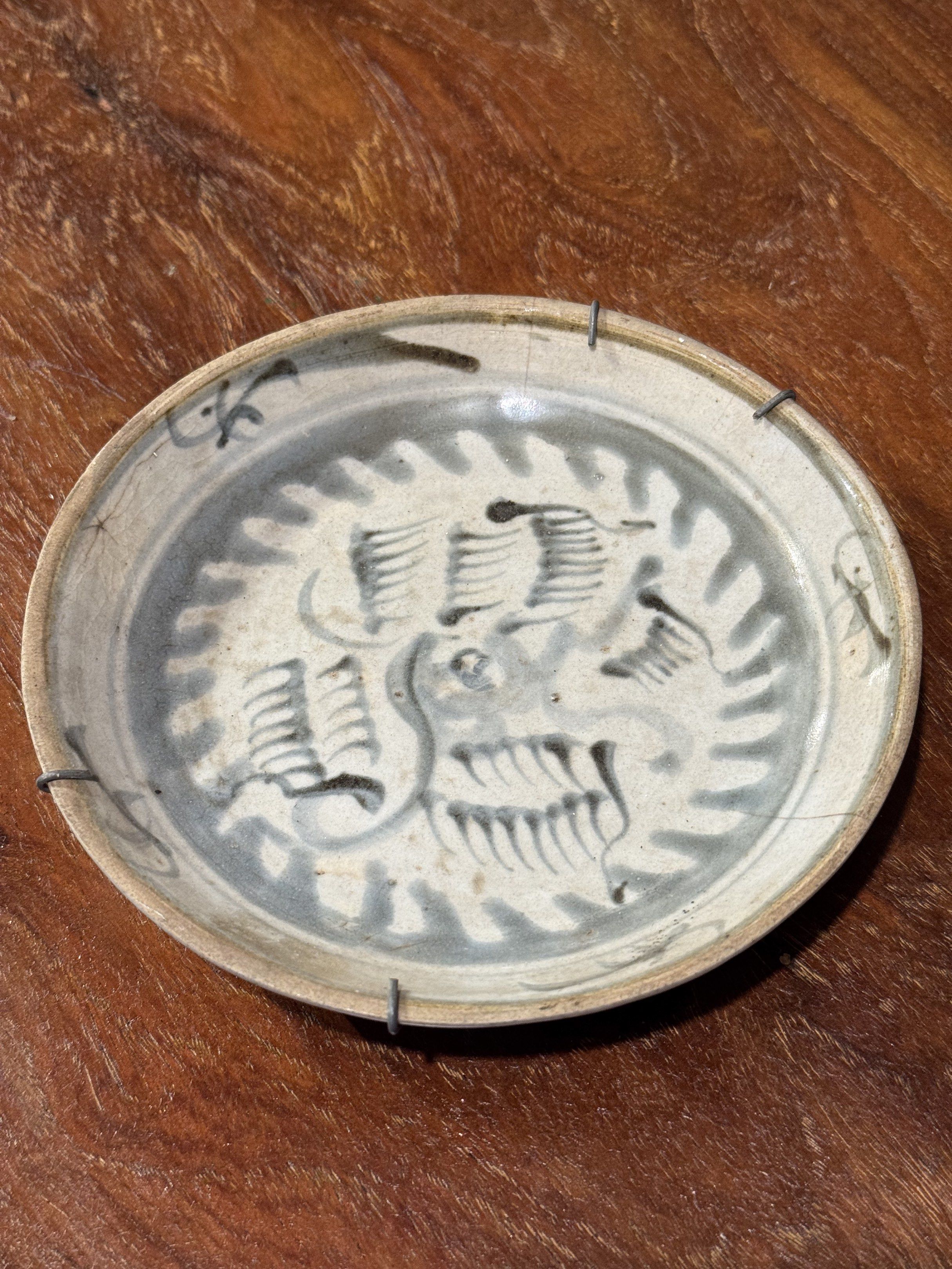 Antique Ming Dynasty Plates (Category: Dinnerware & Cutlery) located in Manila. Submitted by sinaunang_gamit (Listing ID 1421184735, Image 3). Description: Antique Ming Dynasty Plates Diameter: 7-9 inches Actual pic posted ₱9k each.