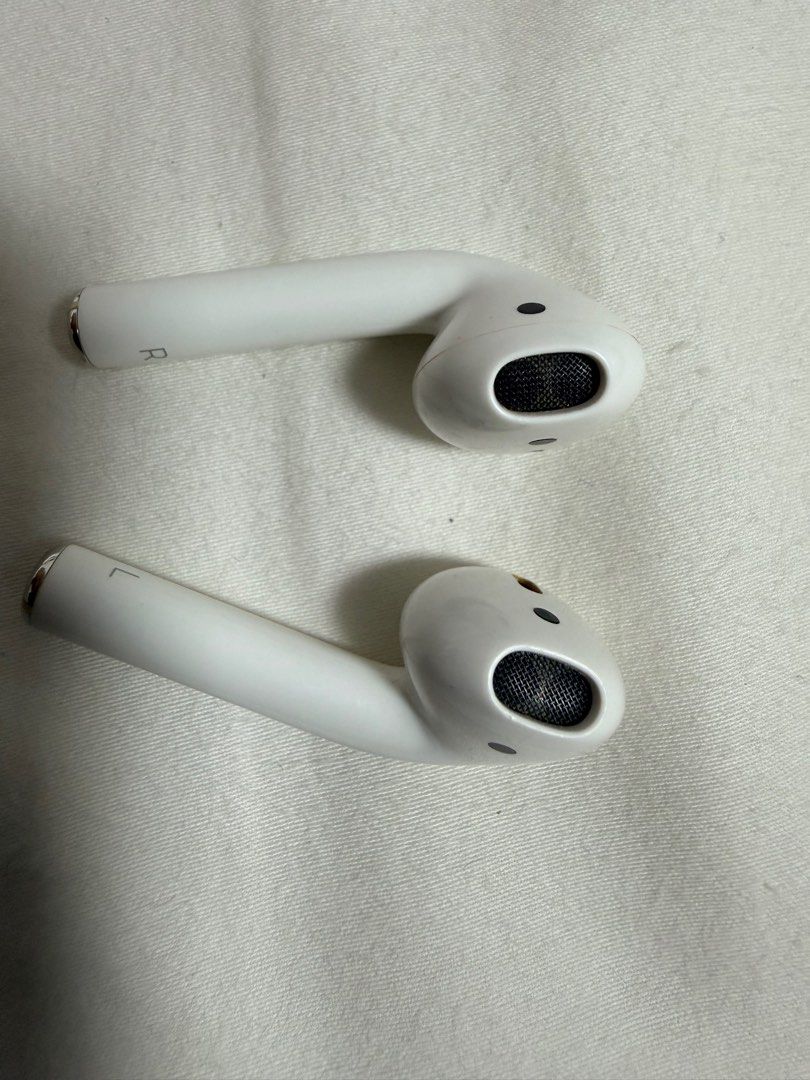 Apple AirPods 265561378135299111