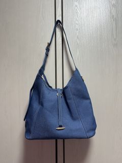 (Category: ) located in . Submitted by myxplodingwardrobe (Listing ID 1421267623, Image 1). Description: .