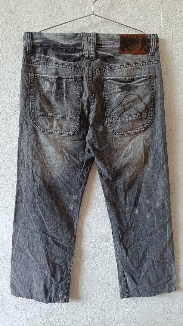 Baggy Buckaroo Jeans (Category: Jeans) located in Cagayan de Oro. Submitted by tryzumclothing292513 (Listing ID 1421183329, Image 2). Description: - Buckaroo Jeans - Faded grey wash - Straight leg cut - Distressed look - Button closure with Buckaroo logo - Unique back pocket design - Leather Buckaroo logo patch.