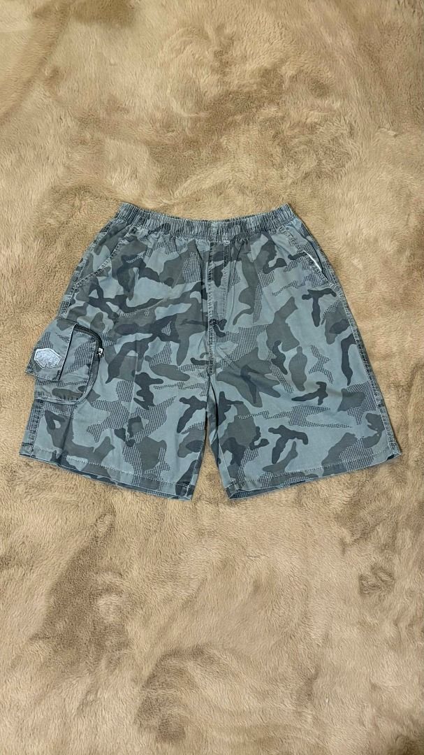 Camouflage Cargo Shorts (Category: Shorts) located in Cainta. Submitted by cherrydeclutter (Listing ID 1421231924, Image 1). Description: - Greenish grey camouflage pattern - XXL on tag but can fit 28-32 - thrifted, so please manage your expectations! - Issue: Some loose threads - 299+SF - NEGOTIABLE.