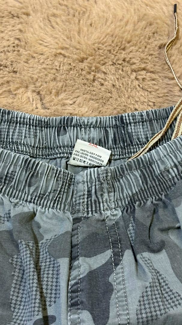 Camouflage Cargo Shorts (Category: Shorts) located in Cainta. Submitted by cherrydeclutter (Listing ID 1421231924, Image 3). Description: - Greenish grey camouflage pattern - XXL on tag but can fit 28-32 - thrifted, so please manage your expectations! - Issue: Some loose threads - 299+SF - NEGOTIABLE.