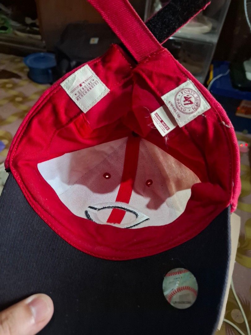 Cincinnati Reds velcro cap (Category: Caps & Hats) located in Victorias. Submitted by doc_keith (Listing ID 1421156155, Image 3). Description: Cincinnati Red Velcro cap (aspack only & free flame cap) Condition: 9/10 Color rate: 9/10 Issue: ✖️✖️✖️ Need wash 680 shipped Negros Occidental.