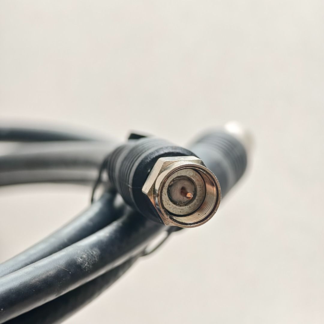 CommScope F690BVV Series 6 75Ohm Coaxial Dual Shield Drop TV RF Cable ...