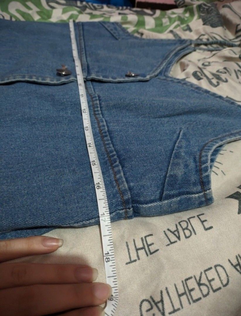 Denim Button-Down Dress (Category: Dresses) located in Quezon City. Submitted by decluttrph_ (Listing ID 1421158407, Image 3). Description: - Small to Medium - Button-down front - goods pa po - Thrus Gcash or Bank Payment 😊.