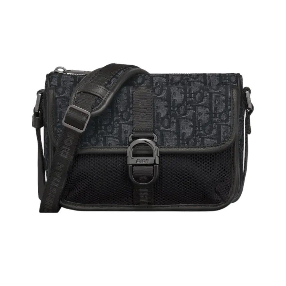 Dior 8 Mini Bag with strap (Category: Luxury Bags & Wallets) located in Las Pinas. Submitted by vinalcantara (Listing ID 1421178072, Image 3). Description: For Steal / Trade !! Dior 8 Mini Bag with strap Brandnew / complete with receipt & paper bag Php 85,000 (SRP 125,000) Will send detailed pics upon request ✔️ ✅ Terms/Layaway 📍 Loc/Meet ups: Las Piñas 💸 BDO or Gcash 🚚 Lalamove/LBC ✔️ Unli vouch and legit check @Prynne_sole on IG! Dm to purch