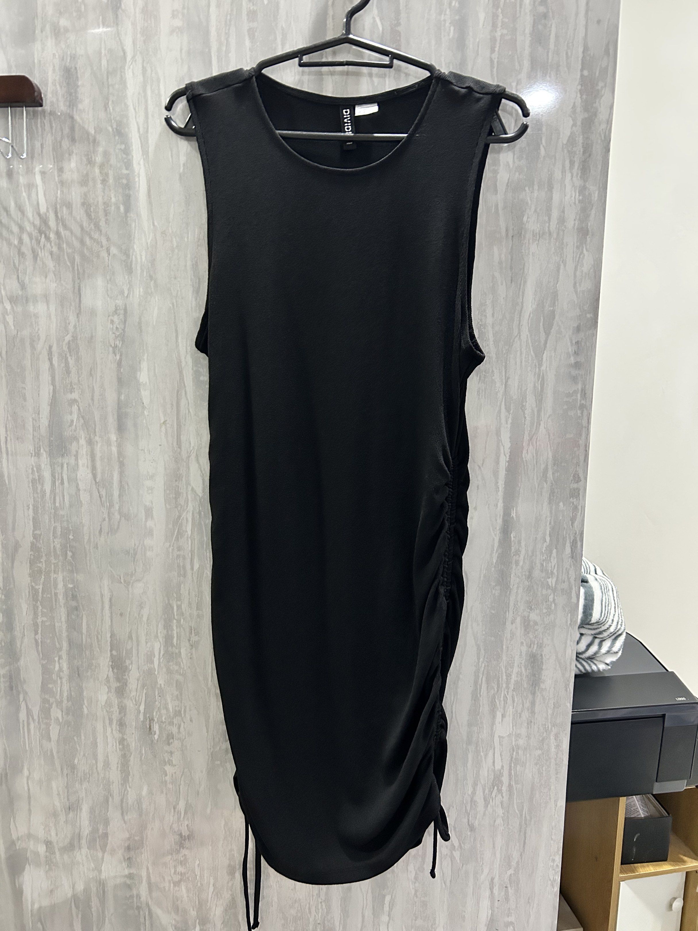 Dresses (Category: Dresses) located in Manila. Submitted by slutformatcha (Listing ID 1421153921, Image 3). Description: All 100 each.