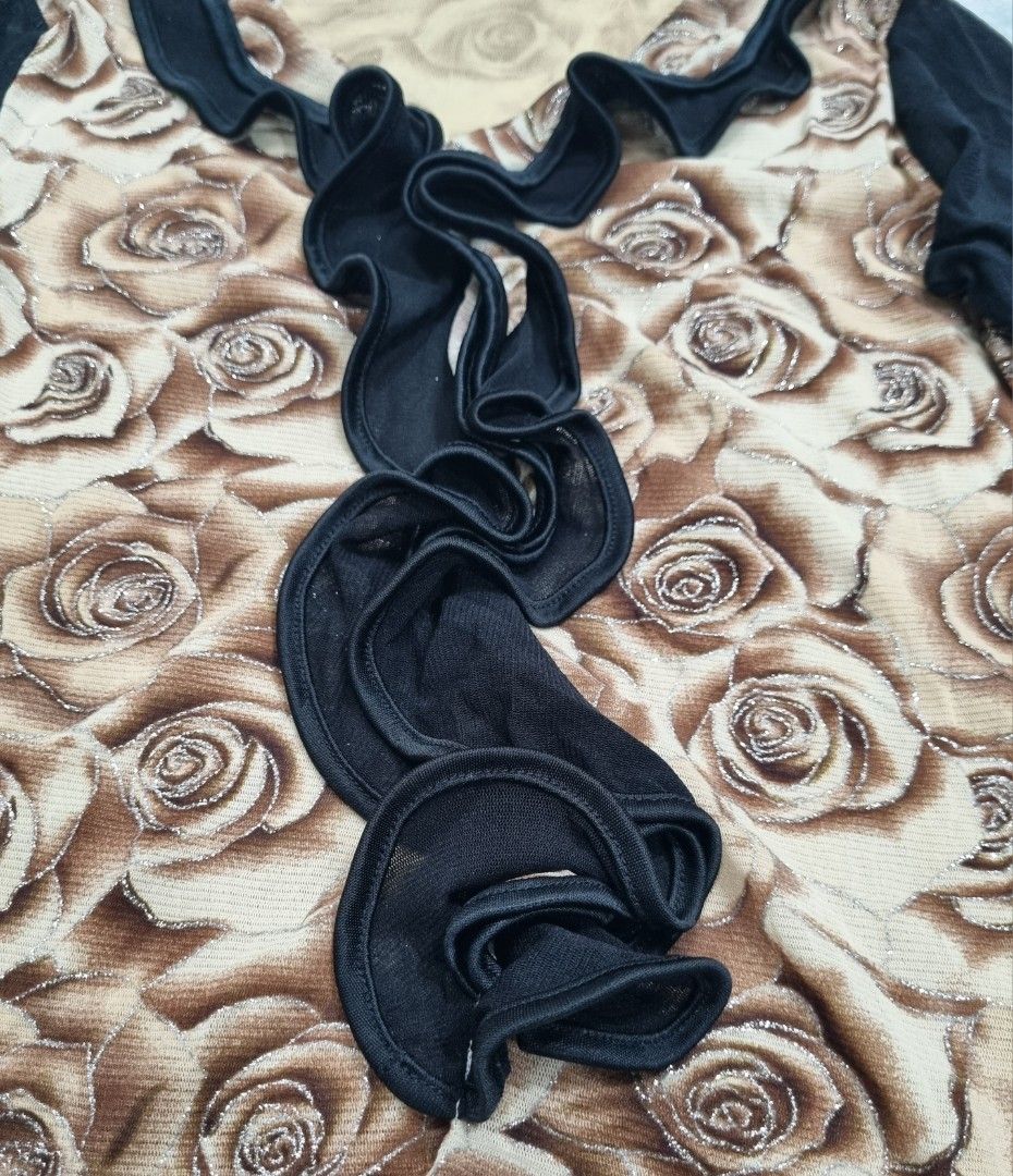 Floral Ruffle Blouse (Category: Blouses) located in Cotabato. Submitted by alabastarg (Listing ID 1421213604, Image 2). Description: bust: 35-41", waist: 31-38" Please read before ordering‼️ ❀ item is thrifted, please manage your expectation ❀ all items are washed ❀ color may vary due to lighting ❌️ no WW mop: gcash mod: j&t 📍 mindanao ‼️ delivery normally takes 5 up to 14days from sellers location •┈••✦ ❤ ✦••┈•.