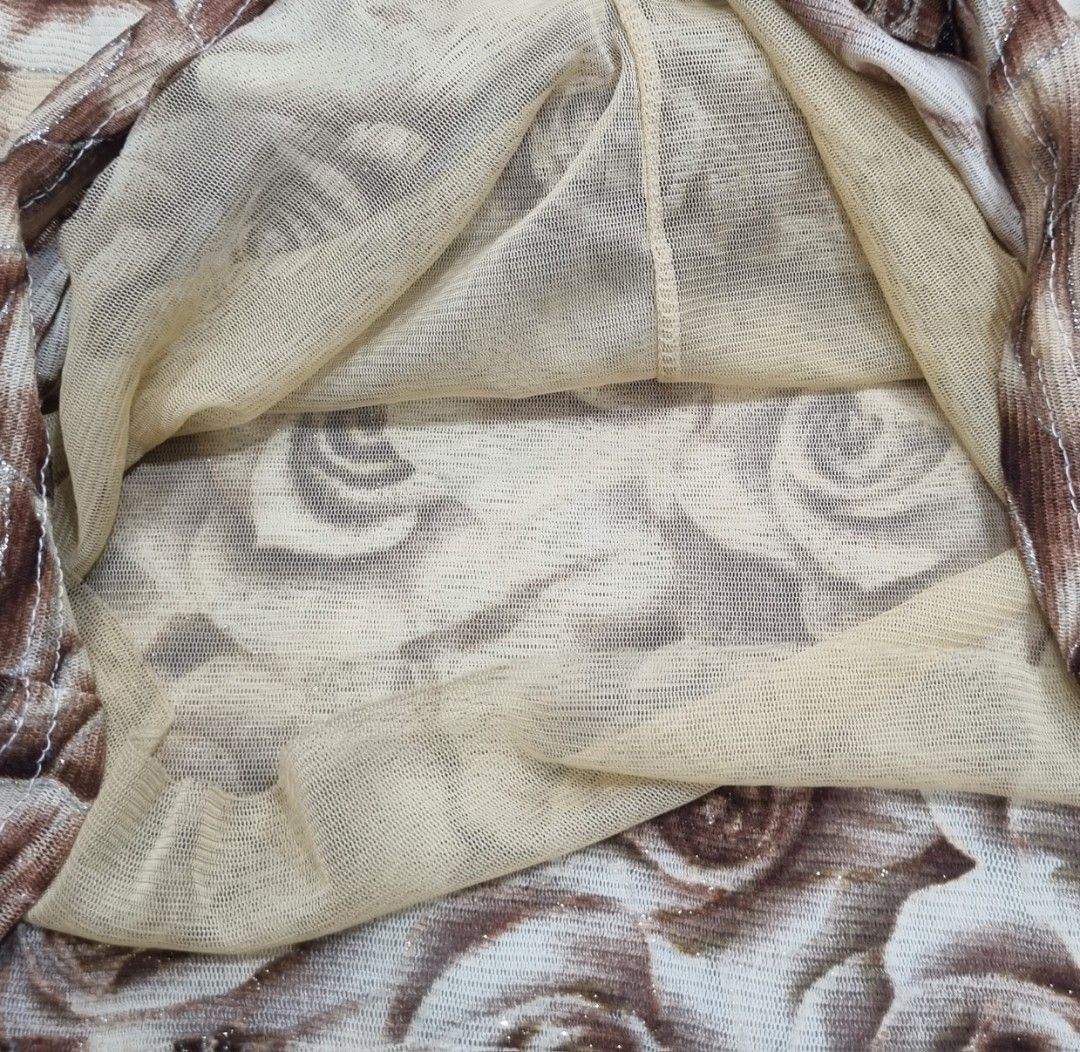 Floral Ruffle Blouse (Category: Blouses) located in Cotabato. Submitted by alabastarg (Listing ID 1421213604, Image 3). Description: bust: 35-41", waist: 31-38" Please read before ordering‼️ ❀ item is thrifted, please manage your expectation ❀ all items are washed ❀ color may vary due to lighting ❌️ no WW mop: gcash mod: j&t 📍 mindanao ‼️ delivery normally takes 5 up to 14days from sellers location •┈••✦ ❤ ✦••┈•.