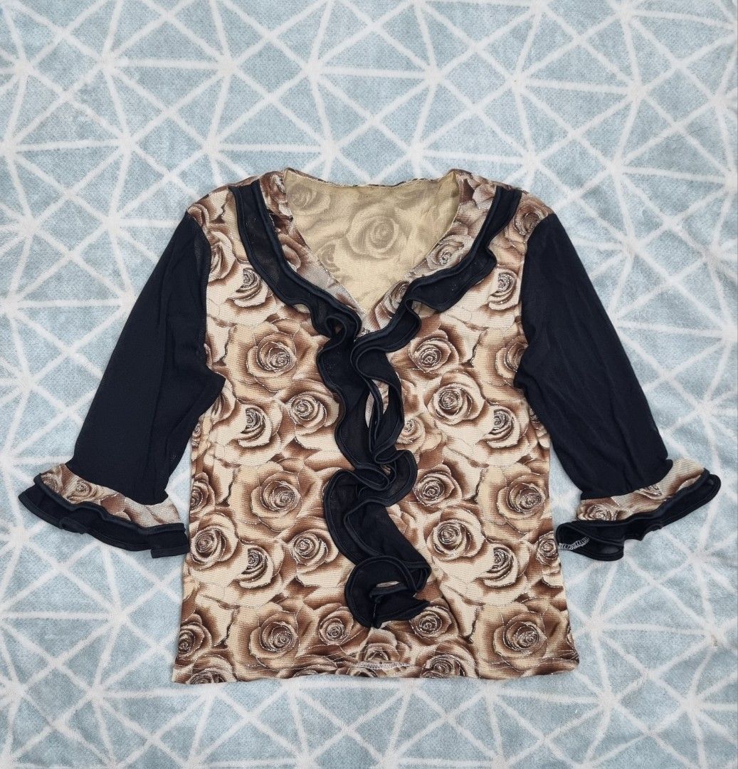 Floral Ruffle Blouse (Category: Blouses) located in Cotabato. Submitted by alabastarg (Listing ID 1421213604, Image 1). Description: bust: 35-41", waist: 31-38" Please read before ordering‼️ ❀ item is thrifted, please manage your expectation ❀ all items are washed ❀ color may vary due to lighting ❌️ no WW mop: gcash mod: j&t 📍 mindanao ‼️ delivery normally takes 5 up to 14days from sellers location •┈••✦ ❤ ✦••┈•.