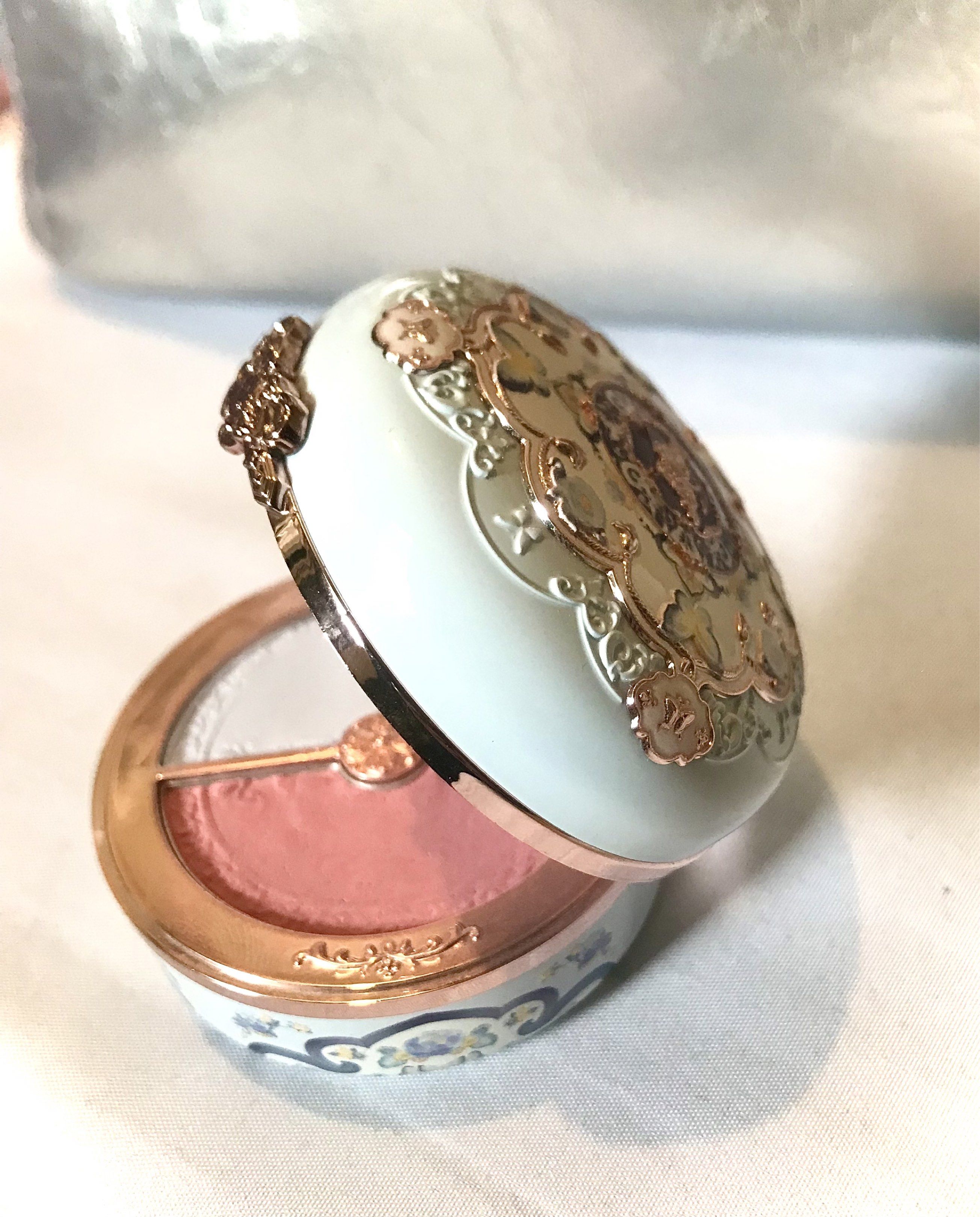 Flower Knows Butterfly Cloud Collar Rouge Box (Category: Makeup) located in Davao. Submitted by gazellesrackph (Listing ID 1421154531, Image 2). Description: Original 💯Flower Knows Butterfly Cloud Collar Rouge Box. It is a highlighting and blush duo powder in the shade 02 Seaborne Moon. The compact has a beautiful design with a mirror and a butterfly clasp. The blush and highlighter are in a round, decorative case. The total weight is 6g..