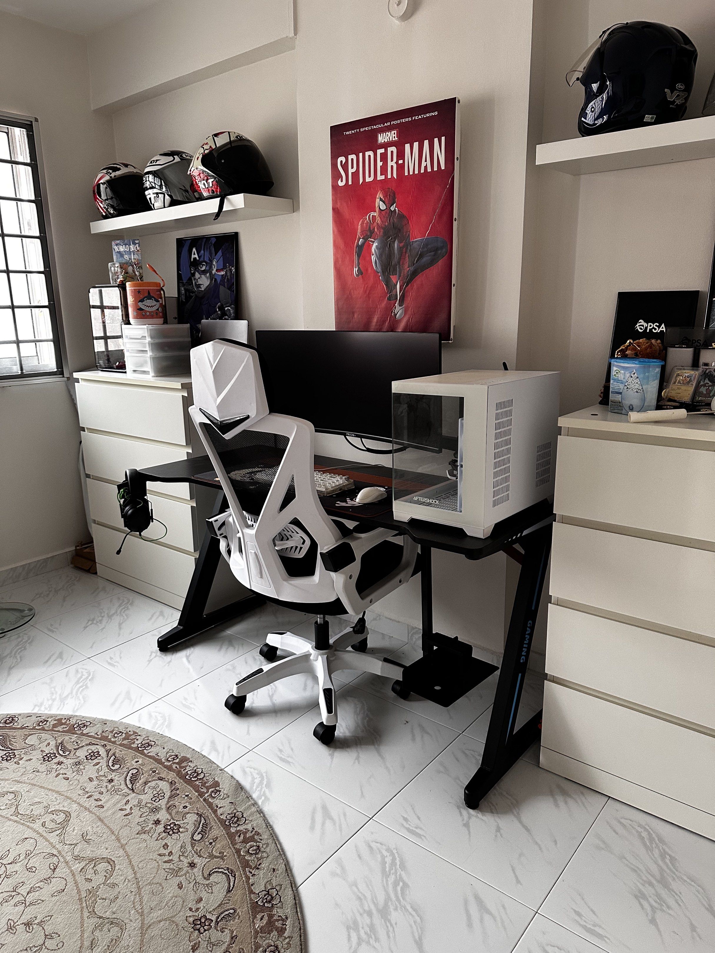 Gaming Setup - Monitor, PC, Keyboard, Mouse, Chair