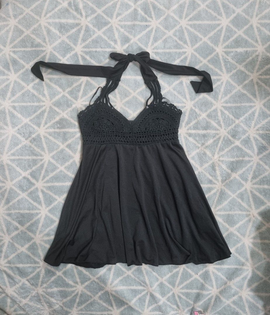 Ghost of Harlem jp brand Halter Top (Category: Sleeveless) located in Cotabato. Submitted by alabastarg (Listing ID 1421279595, Image 1). Description: Please read before ordering‼️ ❀ item is thrifted, please manage your expectation ❀ all items are washed ❀ color may vary due to lighting mop: gcash mod: j&t 📍 mindanao ‼️ delivery normally takes 5 up to 14days from sellers location •┈••✦ ❤ ✦••┈•.