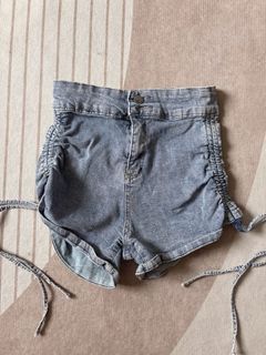 (Category: ) located in . Submitted by closetdisasters (Listing ID 1421182955, Image 1). Description: .