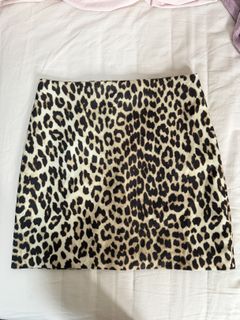 (Category: ) located in . Submitted by ml.closet (Listing ID 1421156165, Image 1). Description: .