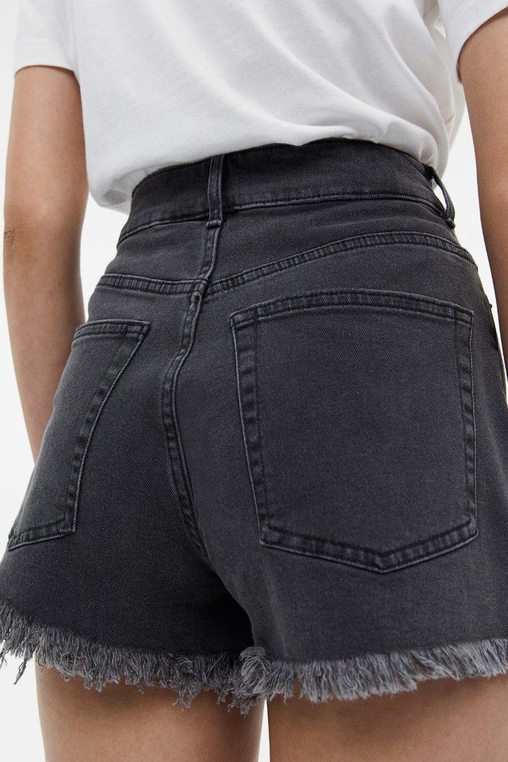 H&M High-waisted Denim Shorts (Category: Shorts) located in Manila. Submitted by tcarchive (Listing ID 1421274816, Image 1). Description: Fits XS-Small.