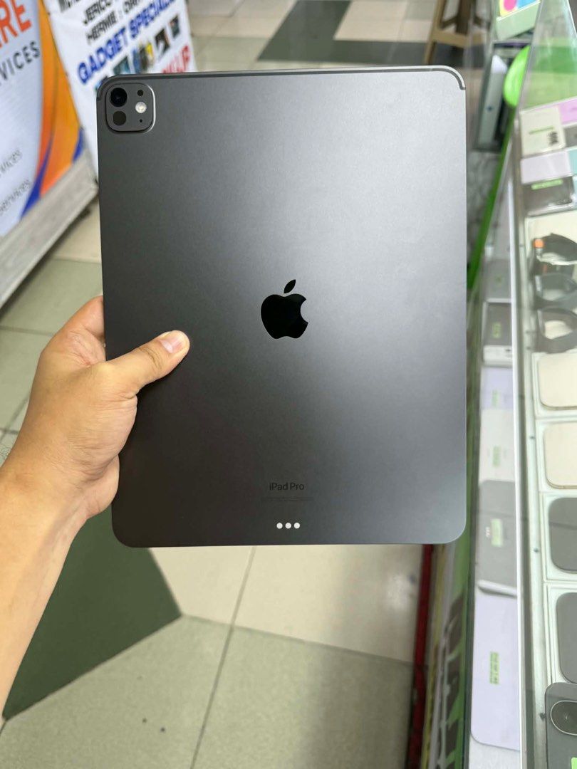 Ipad Pro M4 256GB 13' inch Wifi only No issues 98bh (Category: iPad) located in San Juan City. Submitted by najihahtelecomshop2018 (Listing ID 1421253501, Image 2). Description: Legit Store | Original unit FOR SALE | TRADE / SWAP ▫️INSTALLMENT thru: 🔸Credit Card (straight / installment) 🔸Ggives / Gcredit + 6% interest 🔸Spay Later + 6% interest (RFS: Buy and Sell any kinds of Gadgets) Description: Ipad Pro M4 13' inch 256GB ( other GB are also 