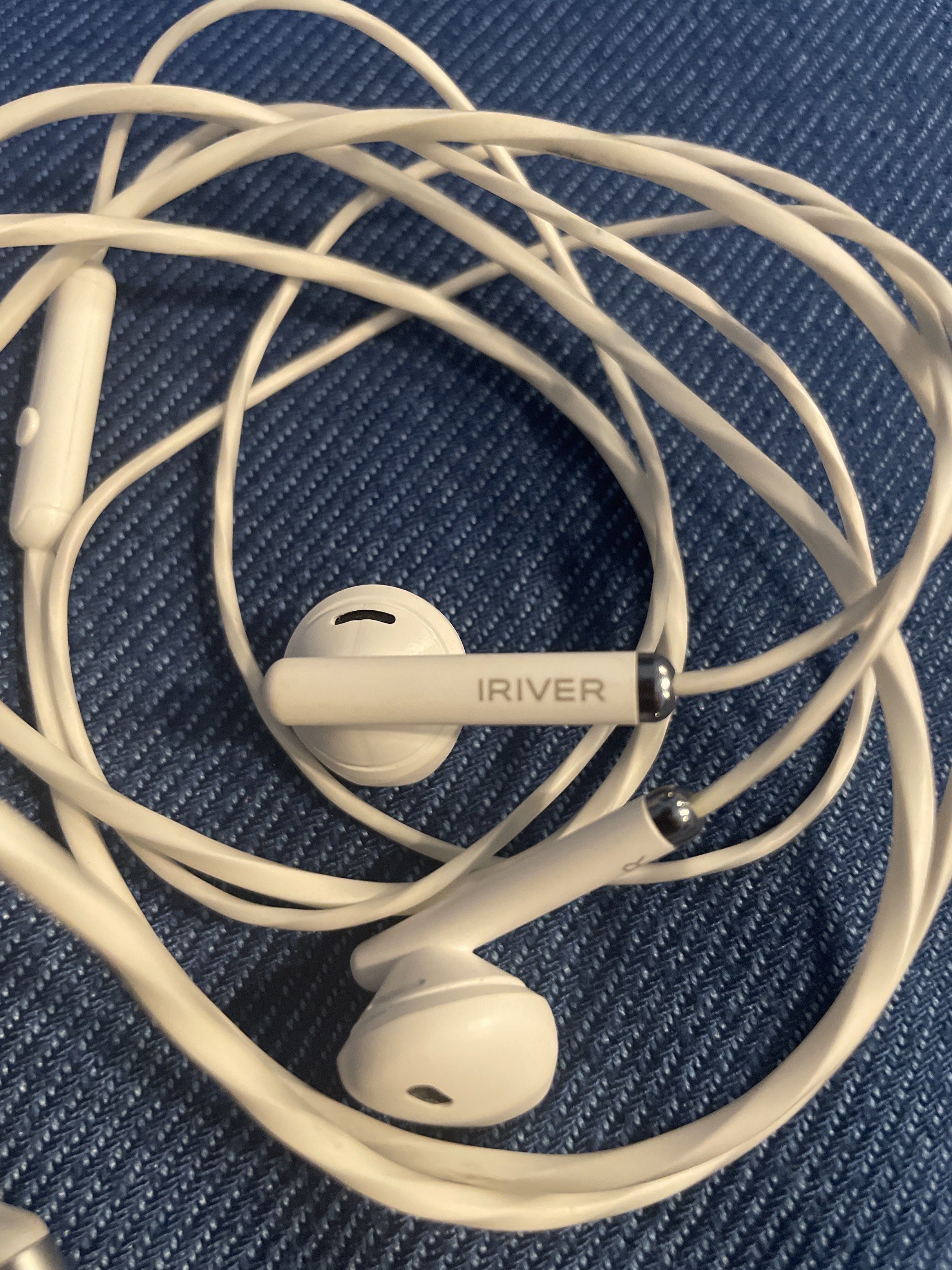 FROM ₱1,175! iRiver USB-C Wired Earphones (Category: Earphones) located in Paranaque City. Submitted by yourneighbortotoro (Listing ID 1421202621, Image 2). Description: 🧠 Clear and convenient — iRiver’s BVC‑120C earbuds deliver reliable wired audio with modern USB‑C connectivity 📚 Perfect for smartphones, tablets, and laptops without headphone jacks These iRiver BVC‑120C Line Earbuds combine everyday comfort with practical wired performance. �