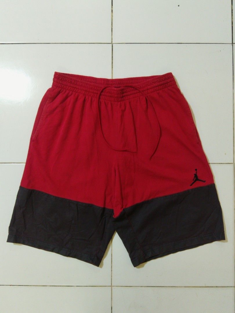 Jordan two tone back script (Category: Shorts) located in Batangas. Submitted by dre1stuff (Listing ID 1421164817, Image 1). Description: w - 33x38 l - 23 9/10 color rate may konting discoloration hindi mo iindahin .