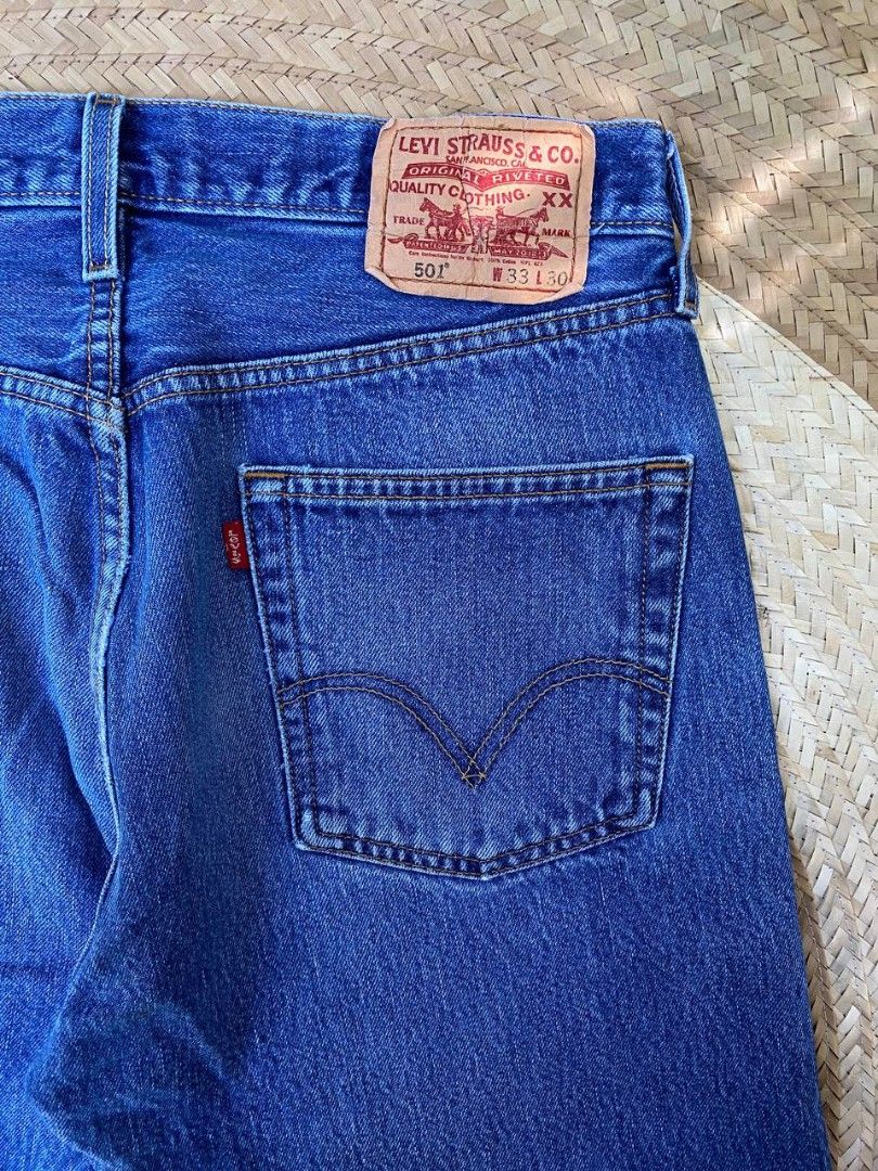 Levi's 501 Jeans W33 L30 (Category: Jeans) located in Cabiao. Submitted by choizes4433 (Listing ID 1421252734, Image 3). Description: Levi's 501 Exellent Condition None hidden issue Color rate: 9.8/10 Waist: 33 Length: 30 700+sf Unli Vc for Checking items.