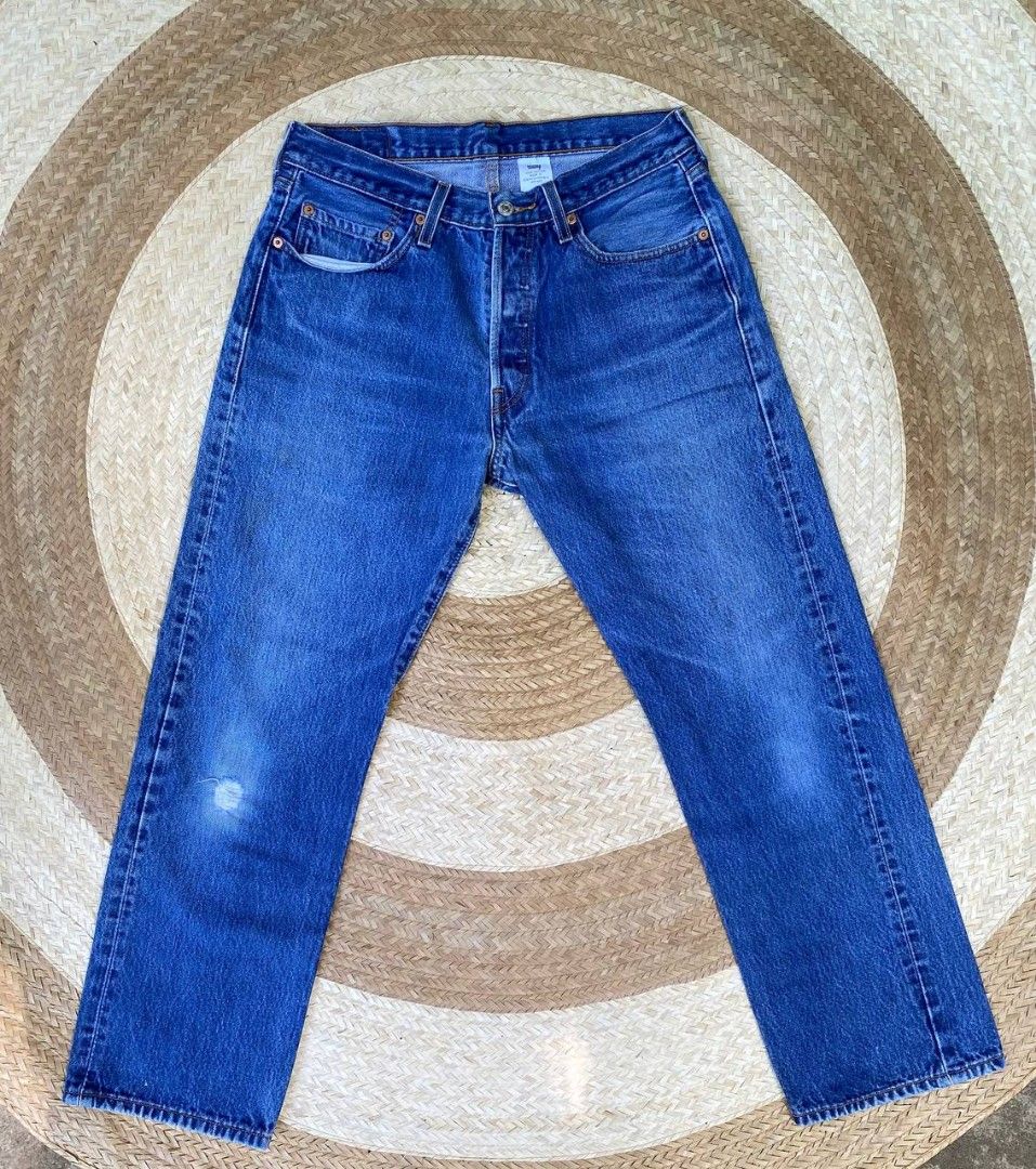 Levi's 501 Jeans W33 L30 (Category: Jeans) located in Cabiao. Submitted by choizes4433 (Listing ID 1421252734, Image 1). Description: Levi's 501 Exellent Condition None hidden issue Color rate: 9.8/10 Waist: 33 Length: 30 700+sf Unli Vc for Checking items.