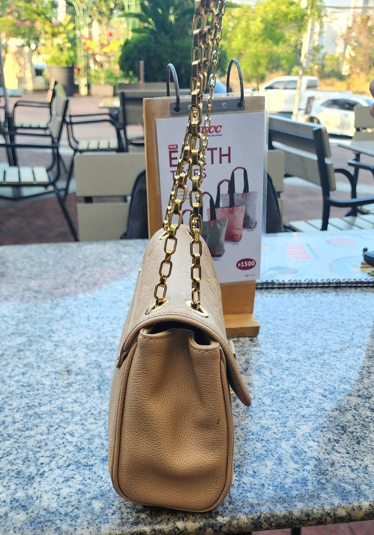 Louis Vuitton Leather Monogram Chain Bag (Category: Luxury Bags & Wallets) located in Mandaluyong City. Submitted by amps.ae (Listing ID 1421283531, Image 2). Description: MULTI-WAY LV EMPREINTE STGERMAINE Condition : 9/10 looks and smell pristine. Inclusions : Paperbag, box and dustbag Authenticity : Guaranteed original or authentic bought from LV store. Return money if proven fake for peace of mind. .