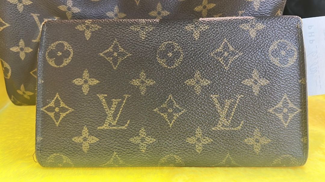 Louis Vuitton Sarah wallet (monogram) (Category: Luxury Bags & Wallets) located in Quezon City. Submitted by njood (Listing ID 1421215312, Image 2). Description: Authentic Louis Vuitton Monogram Wallet Very good pre-owned condition. • Monogram canvas • Size: 7.25" x 4" x 1" • Moderate wear on glazed edges • Light creasing on leather interior • Fully functional 100% authentic. Great everyday luxury piece at a value price..