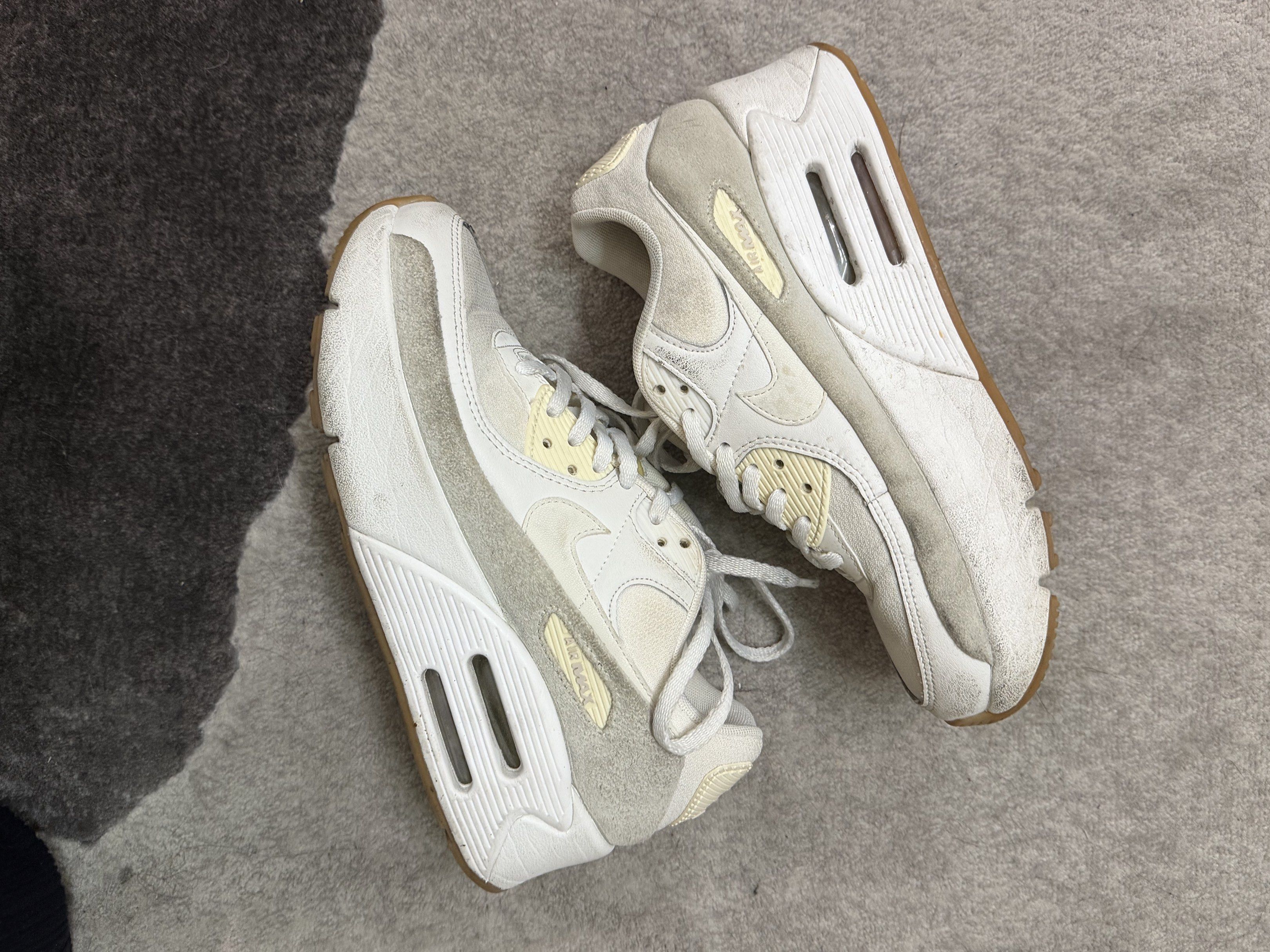 Nike Air Max 90 White Sneakers (Category: Sneakers) located in Pasig City. Submitted by milliedeluna (Listing ID 1421210198, Image 1). Description: Great condition Decluttering Platform Fits 7 to 8 / 7.5.