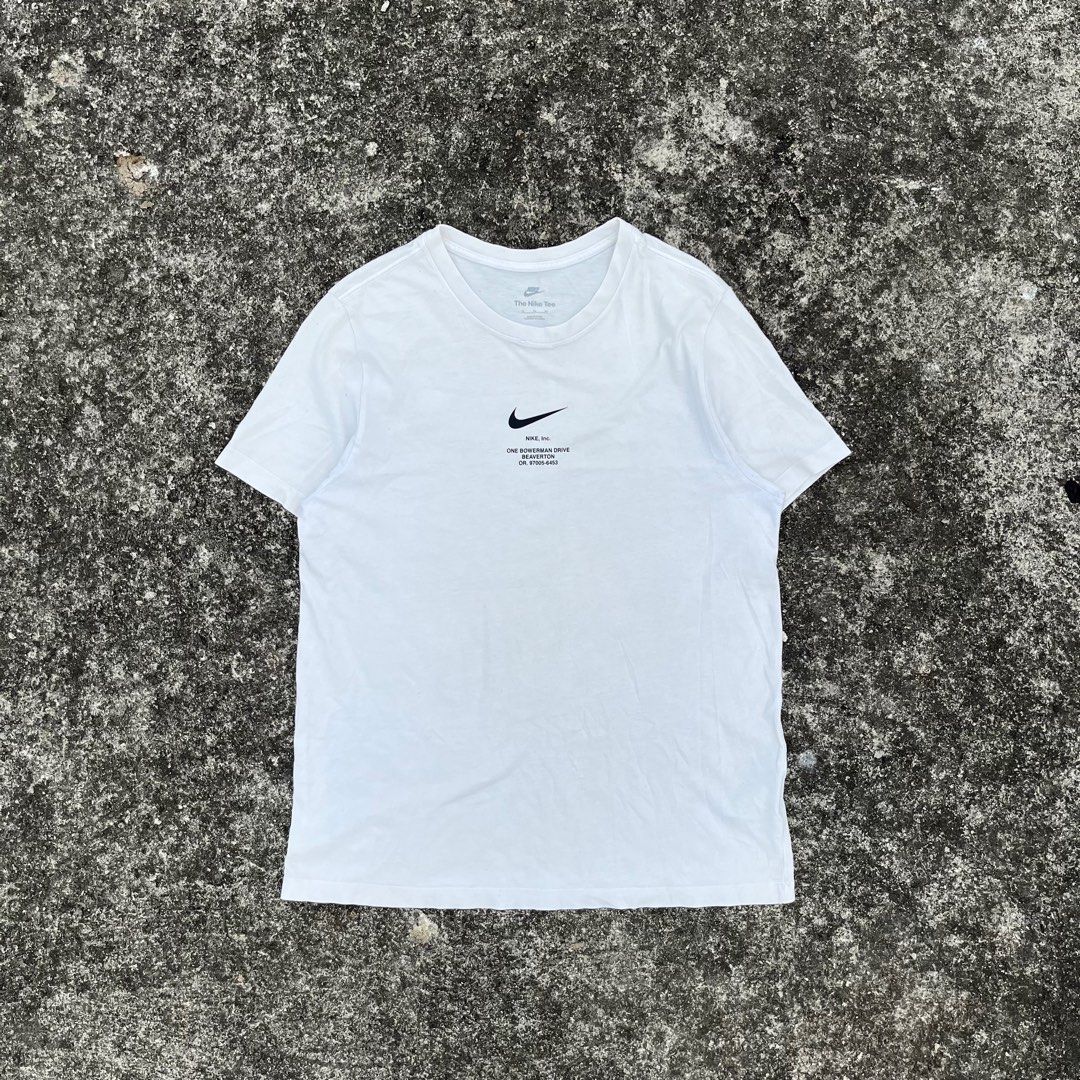 Nike Swoosh By Nike Tee XL (Category: Tshirts & Polo Shirts ) located in Manila. Submitted by gt.2k (Listing ID 1421275481, Image 2). Description: NIKE NSW BIG SWOOSH COLOR RATE: 8/10 DIMES: 21 x 29 CONDITION: EXCELLENT ISSUE: MINIMAL SCRATCH NECK LINE, BACON NECKLINE.