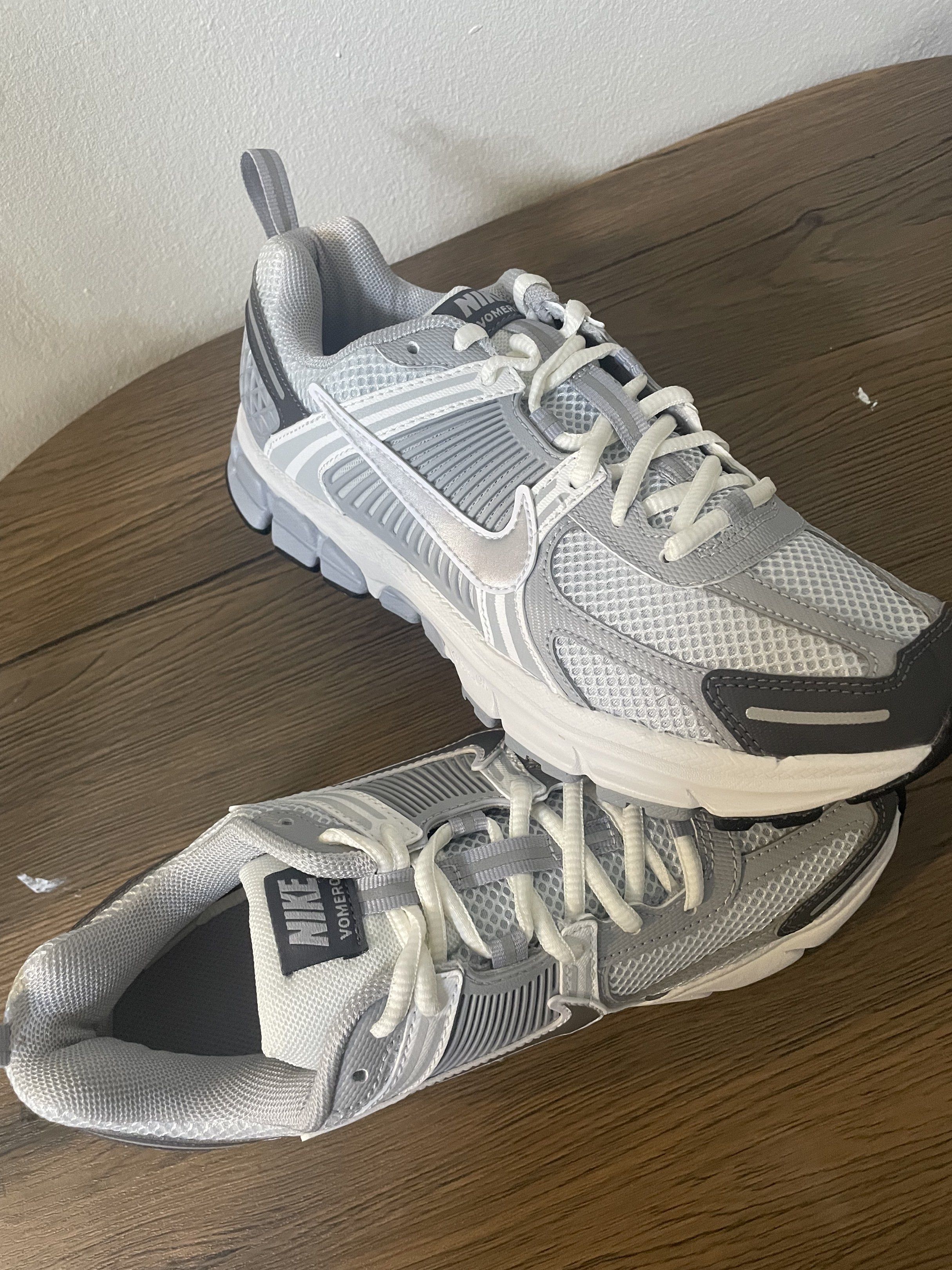 Nike Vomero 24cm (Category: Sneakers) located in Makati City. Submitted by sunsetk (Listing ID 1421142137, Image 1). Description: - brand new not yet worn - no box - size 24cm Makati location.