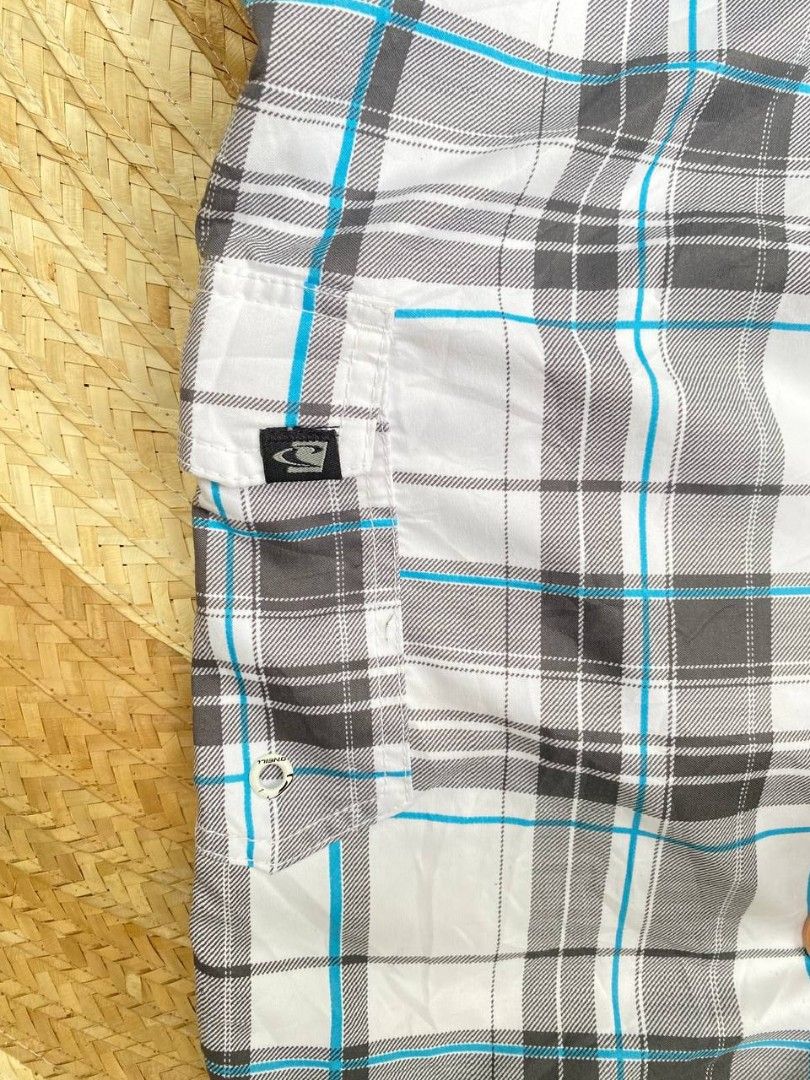 O'Neill Plaid Board Shorts (Category: Swim Trunks & Board Shorts) located in Cabiao. Submitted by choizes4433 (Listing ID 1421189099, Image 2). Description: O'neil Size 36 Dimes: 36×22.6.
