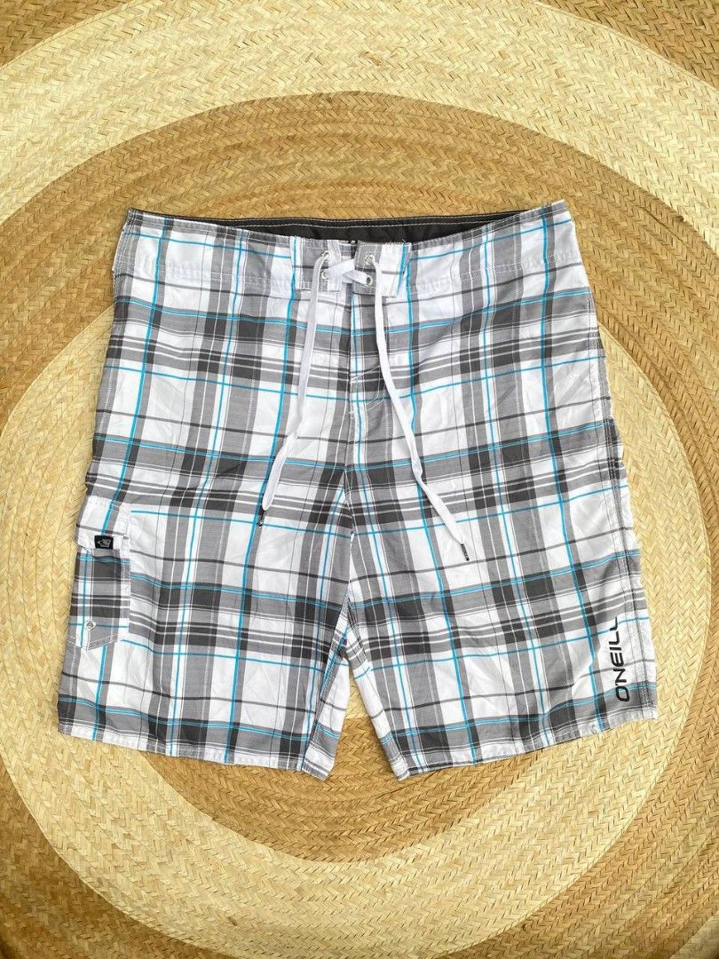 O'Neill Plaid Board Shorts (Category: Swim Trunks & Board Shorts) located in Cabiao. Submitted by choizes4433 (Listing ID 1421189099, Image 1). Description: O'neil Size 36 Dimes: 36×22.6.