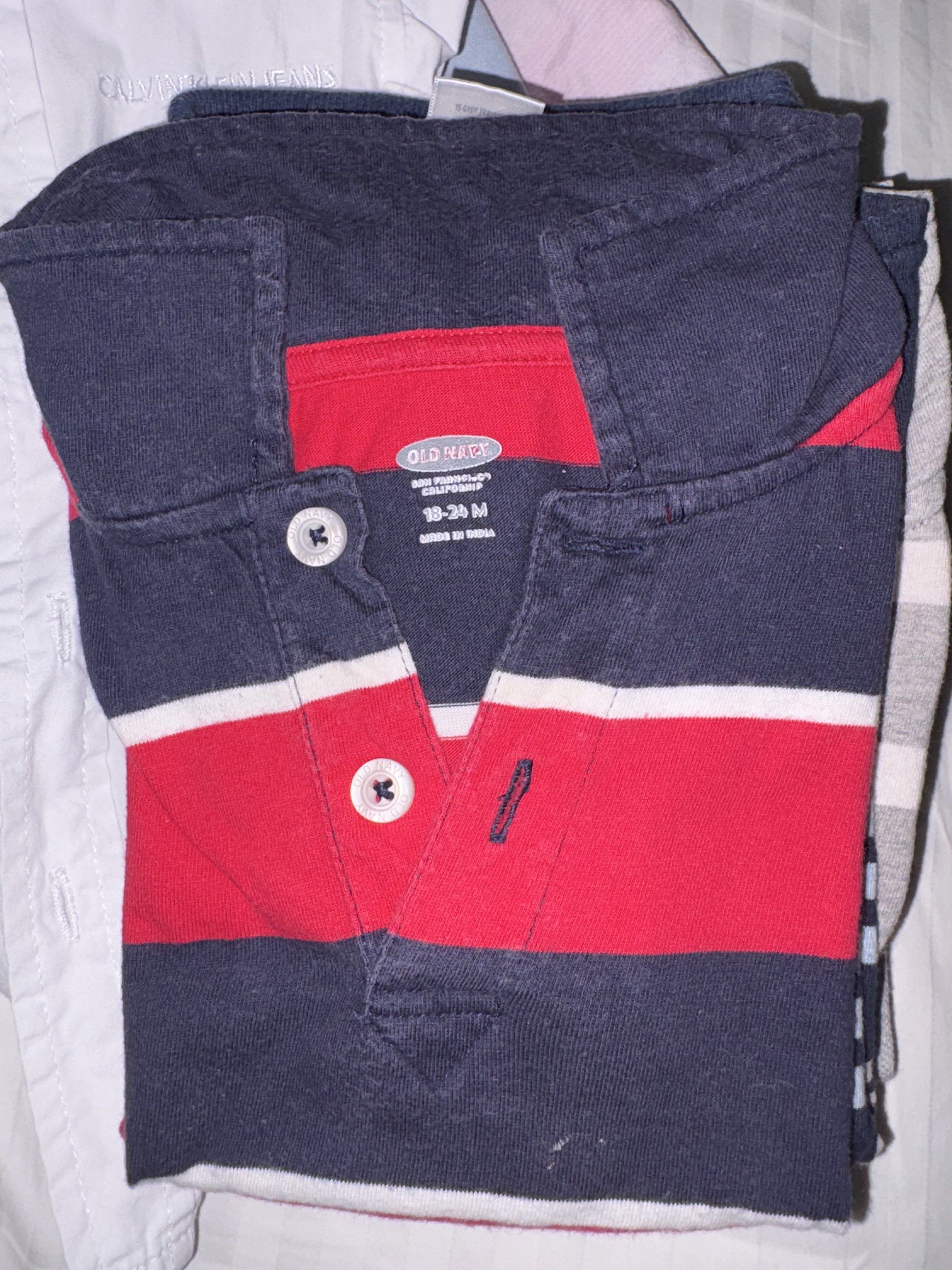 Original Penguin Polo Shirt 2 yr (Category: Babies & Kids Fashion) located in Las Pinas. Submitted by josh1301 (Listing ID 1421153594, Image 3). Description: Branded shirts penguin carters etc… bundle shirt at 500 pesos.