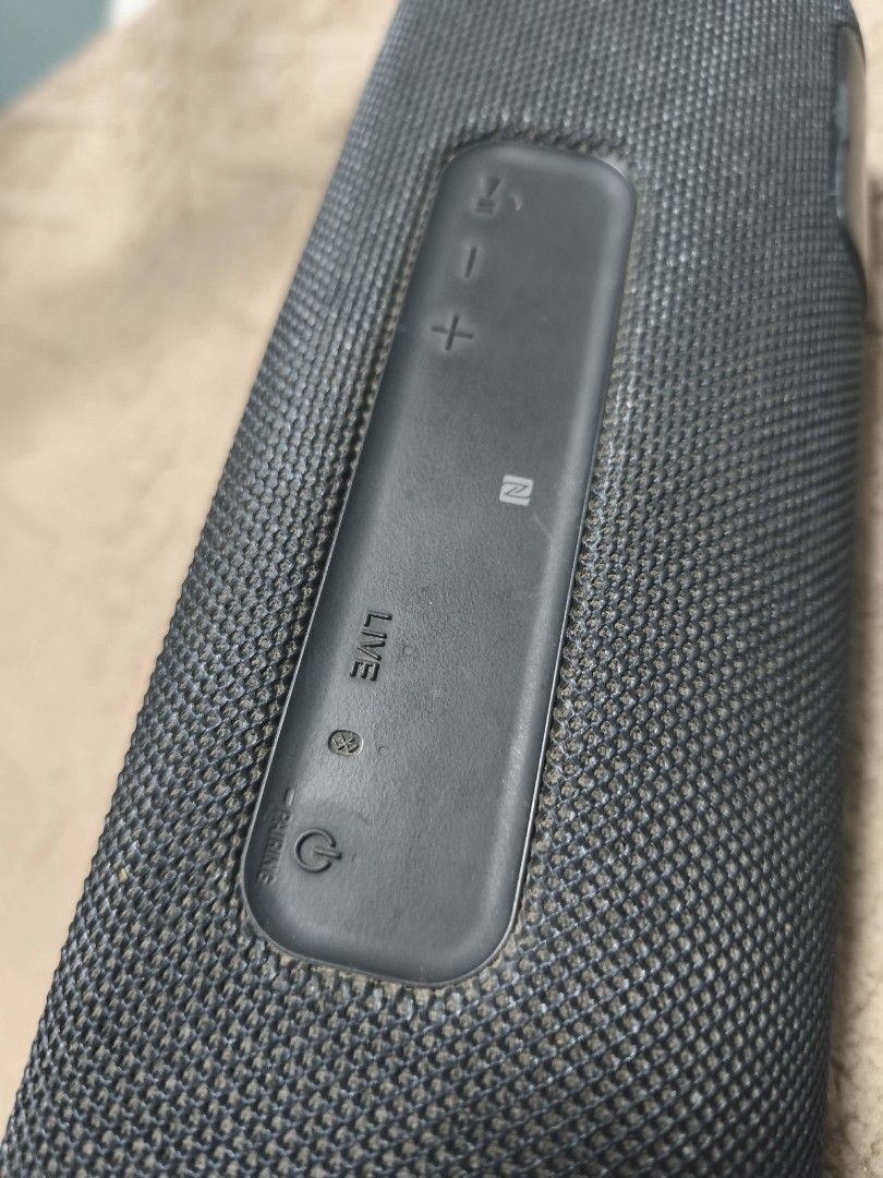 Sony Xb41 Bluetooth speaker As-is (Category: Soundbars, Speakers & Amplifiers) located in Marikina City. Submitted by sol.besinga0918 (Listing ID 1421124587, Image 2). Description: Speaker – ₱2,000 (As Is) originally bought it at a Sony Store around 2019ish for 10,999k Selling my Sony XB41 speaker for ₱2,000 only. Issue: Not charging & not turning on. pag isaksak ang charger iilaw sya then mag on then eventually mag turn off. I dont know it its t