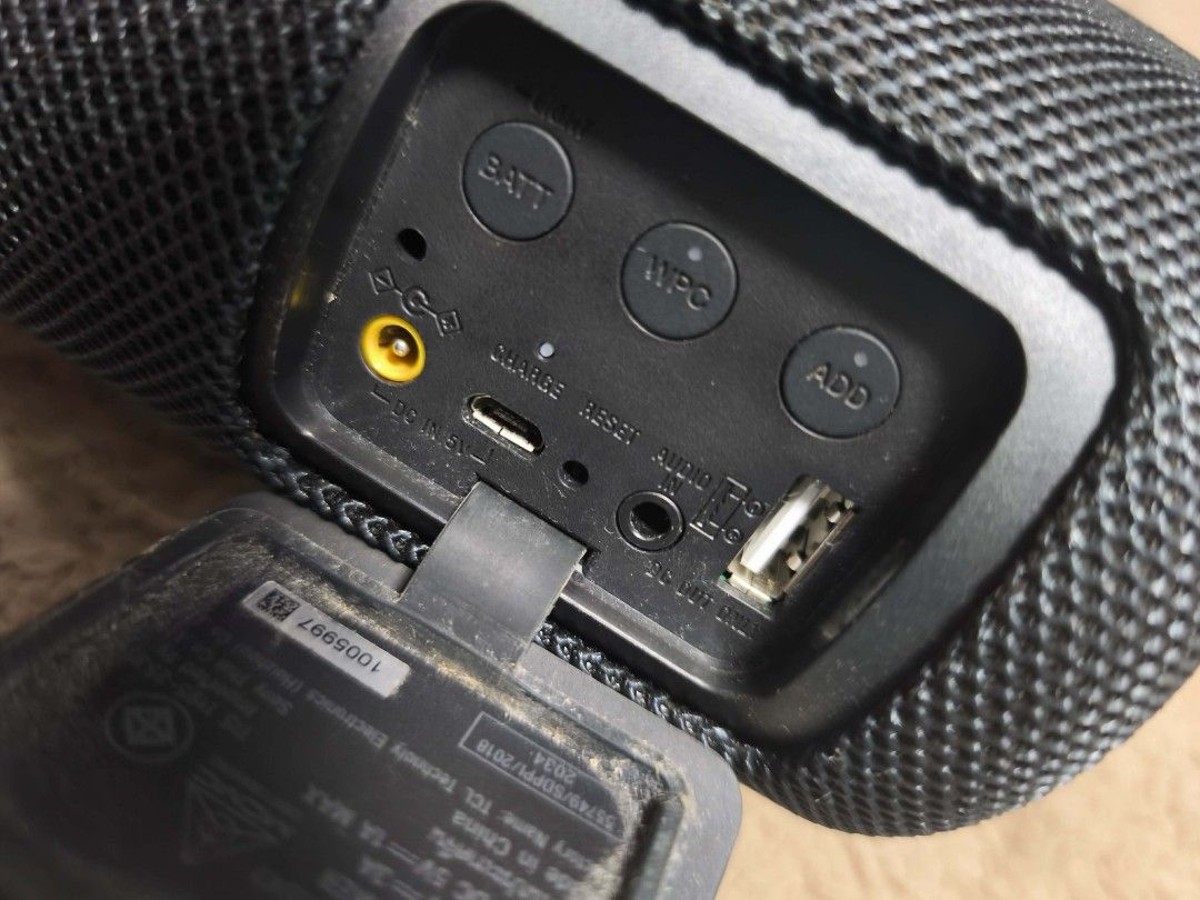 Sony Xb41 Bluetooth speaker As-is (Category: Soundbars, Speakers & Amplifiers) located in Marikina City. Submitted by sol.besinga0918 (Listing ID 1421124587, Image 3). Description: Speaker – ₱2,000 (As Is) originally bought it at a Sony Store around 2019ish for 10,999k Selling my Sony XB41 speaker for ₱2,000 only. Issue: Not charging & not turning on. pag isaksak ang charger iilaw sya then mag on then eventually mag turn off. I dont know it its t