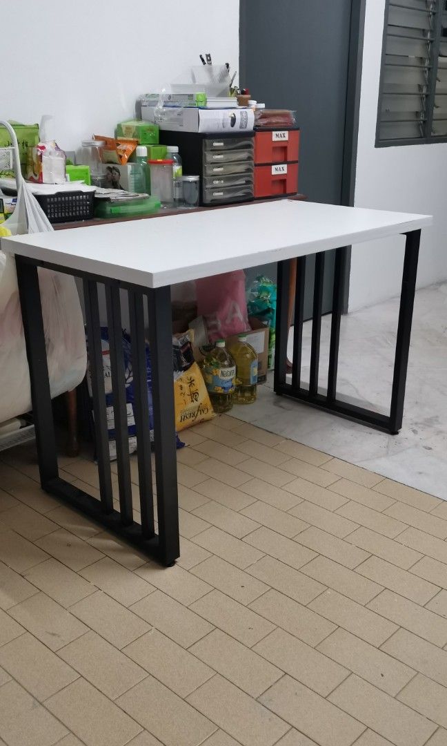 Study computer table (Category: Tables & Sets) located in Kuala Lumpur. Submitted by william2013_ (Listing ID 1420714432, Image 3). Description: width 2feet, length 4feet, height 76cm.