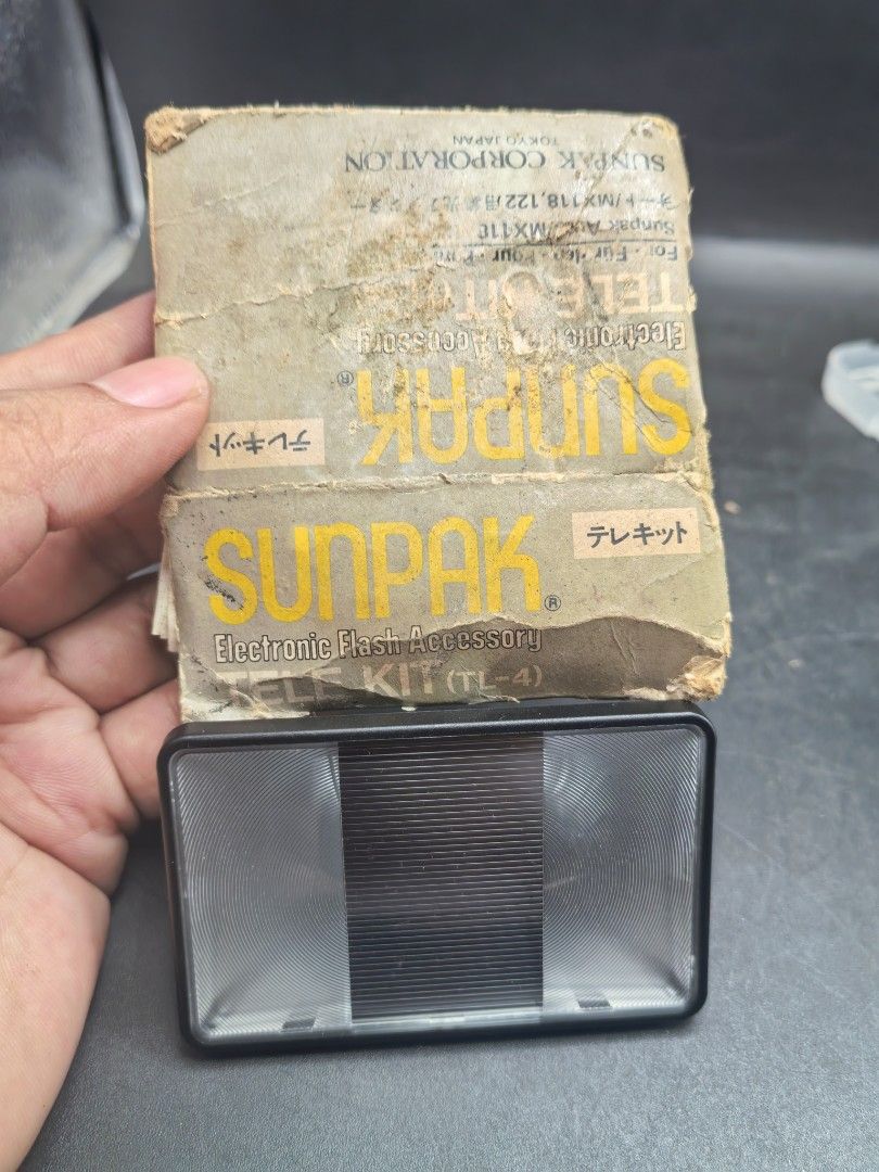 Sunpak Telekit (TL-4) Electronic Flash Accessory (Category: Flashes) located in Cebu City. Submitted by dudes_villanueva (Listing ID 1421244247, Image 1). Description: Sunpak Telekit (TL-4) Electronic Flash Accessory 📌Designed for specific camera models such as the Sunpak Auto/MX110. 📌Type: Electronic flash accessory for photography. 📌Manufacturer: Sunpak Corporation, Tokyo, Japan. 📌Compatibility: Designed for Sunpak Auto/MX110 and likely oth