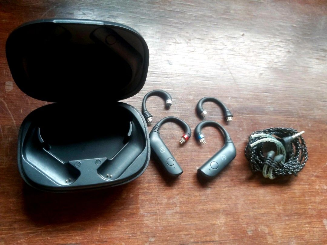 TRN BT20S Pro Wireless Earphones (Category: Earphones) located in Manila. Submitted by tholihtzcuizon (Listing ID 1421186113, Image 2). Description: TRN BT20 Pro Bluetooth Headset Comes with 2 pin and S-pin connector Stock KZ Earohone Cable Issue: Charging case not working Take all only Manila Area .