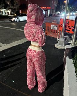（分類：）位於 。 由 ello.beautyy 提交（商品編號 1421236921，圖片 1）。簡介： 。